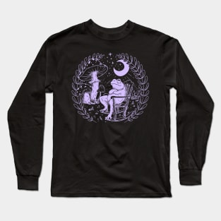 Goblincore Aesthetic Cottagecore Frog waiting for mushrooms to grow - Mycology Shrooms Long Sleeve T-Shirt